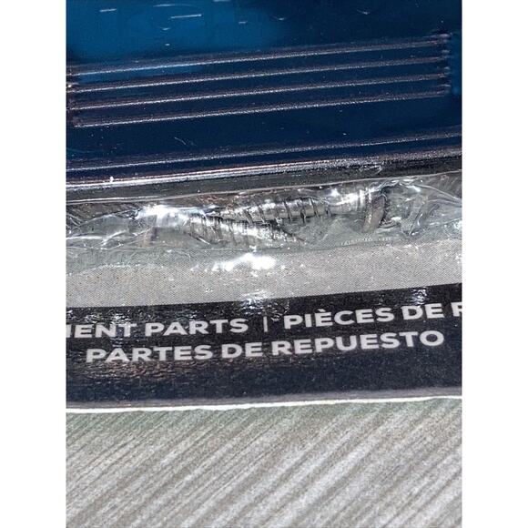 Igloo 24029 Hybrid Stainless Steel & Plastic Replacement Latch, Black/Silver - Picture 3 of 3